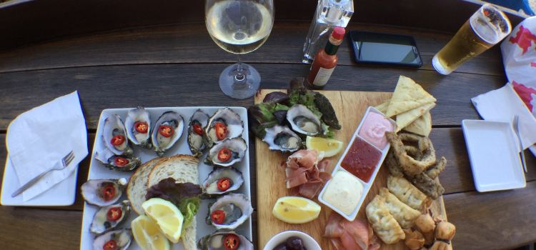 Oyster Bar Holdfast Shores