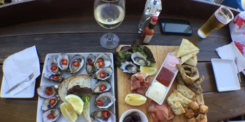 Oyster Bar Holdfast Shores