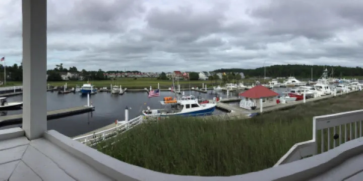 Snooky's on the Water