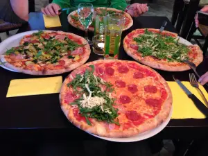 Hell's Pizza