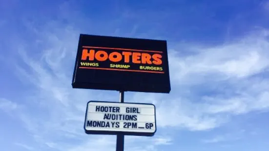 Hooters