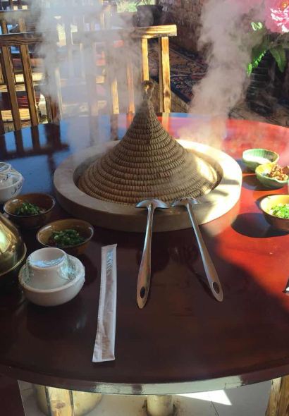 农家湖景石锅鱼庄