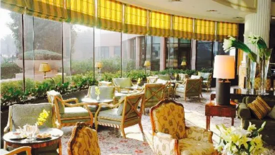 The Lobby Lounge