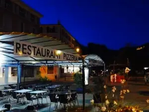 La Pizzeria