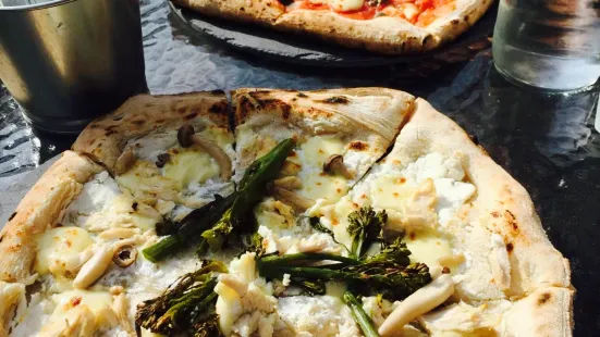 Tredici Wood Fired Pizzeria & Bakery