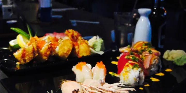 The Wave Island Sports Grill & Sushi Bar