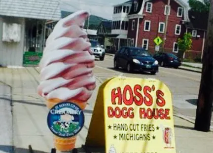 Hoss's Dogg House