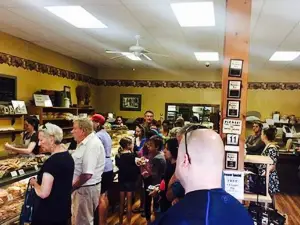 Don's Bakery