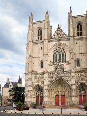Cathedrale de Saint-Pierre et Saint-Paul