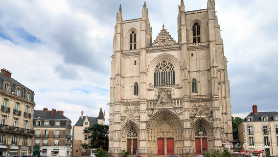 Cathedrale de Saint-Pierre et Saint-Paul