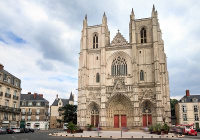 Cathedrale de Saint-Pierre et Saint-Paul