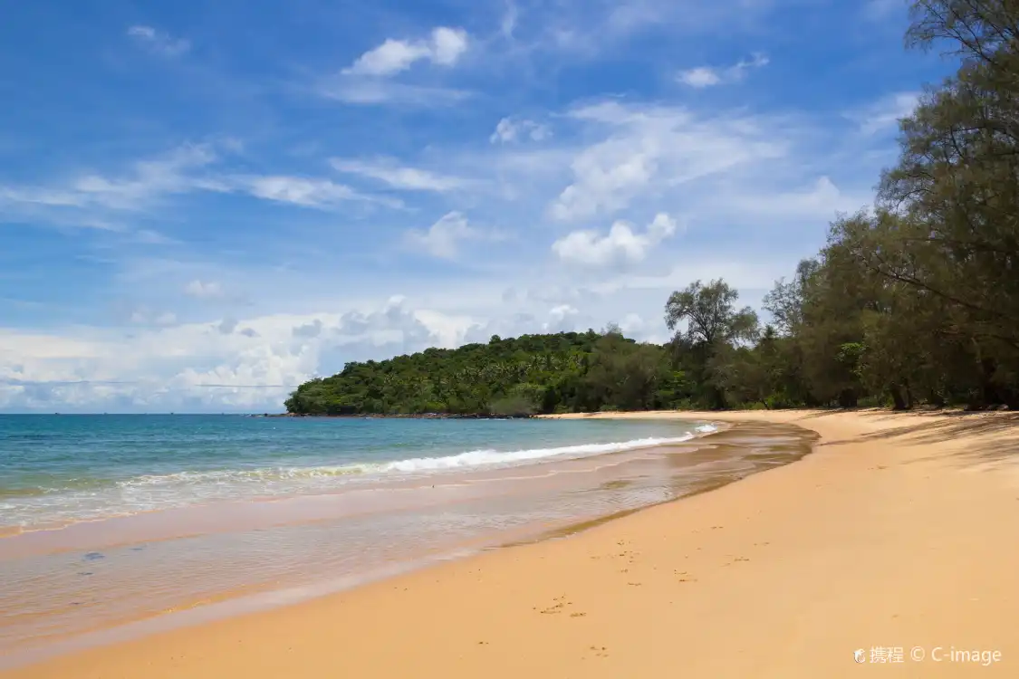 Hotels near Bamboo Island