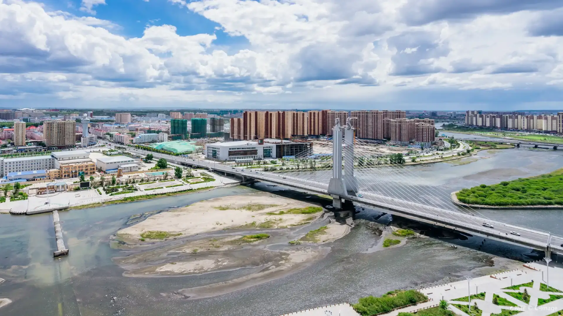 Hotels near Hasar Bridge