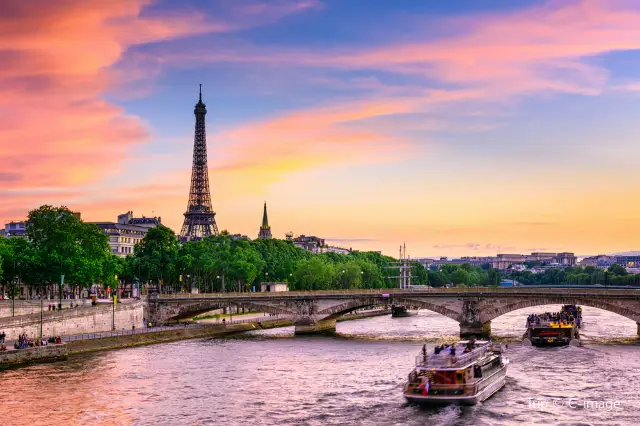 Sightseeing Boats in Paris