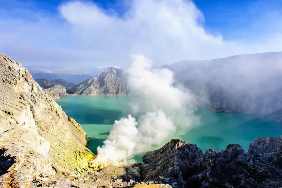 伊真火山