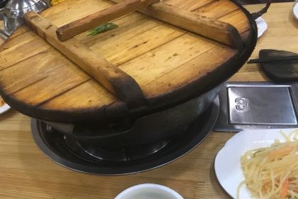 贝之尔铁锅焖面店(恒泰综合楼店)
