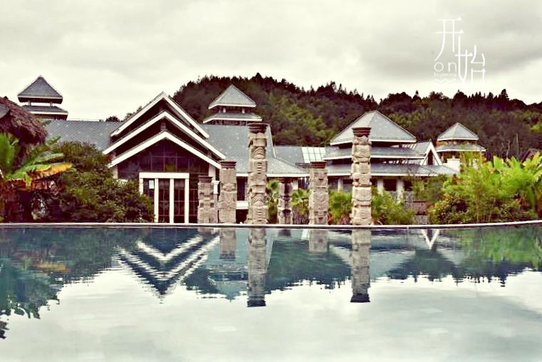 Fujian really succeeded in the autumn! Hot springs, warming in autumn and winter. It's hard to imagine that there is such a beautiful and comprehensive hot spring resort in such a quiet mountain. The hot springs in the clear stream contain distinctive trace elements, and in various functions of body and mind, anti-cancer and anti-cancer are placed. In an important position. In addition, the variety of pools is also amazing, giving people a feeling of value for money. The theme here is natural, the whole building is a series of Southeast Asians, and I thought I went to Bali for a relaxing holiday. Feeling full!