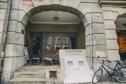 Einstein cafe & bel etage