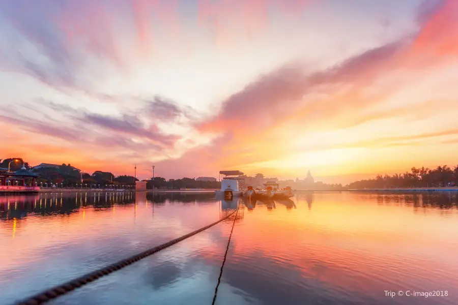 Xiamen University Furong Lake