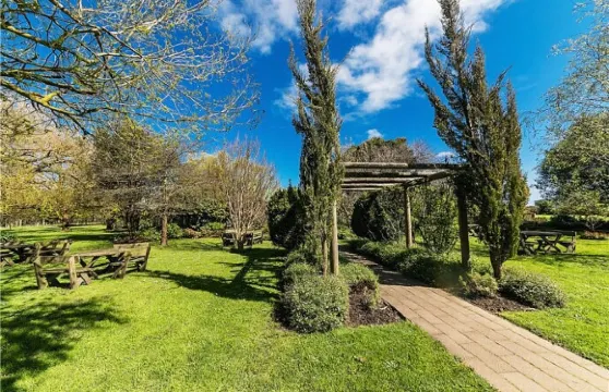 提布鎮鐵道棚釀酒坊