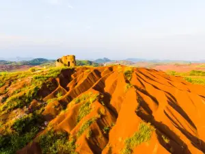 韶關南嶺紅沙漠景區