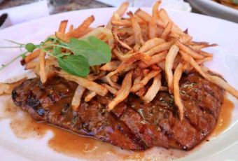 Mon Ami Gabi User Photo