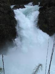 Cascada Los Alerces