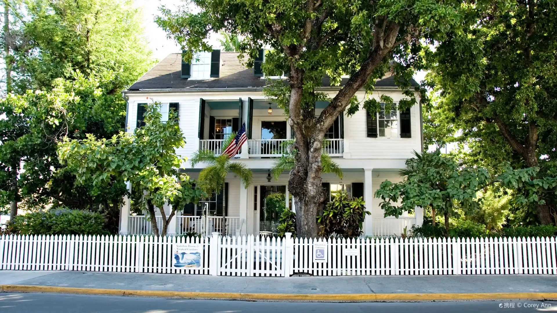 Hotels near Audubon House & Tropical Gardens