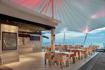 Luna Lanai Beach Bar & Restaurant