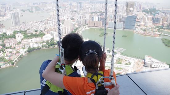 一辈子值得来一次，体验了高空漫步和高飞跳，剩下蹦极，下次再体
