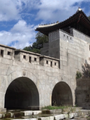 Hongjimun Gate and Tangchundaeseong Fortress