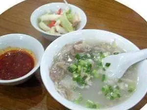 四季满员羊肉汤店(香格里拉店)