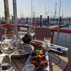 Blue Canoe Waterfront Restaurant 여행 사진