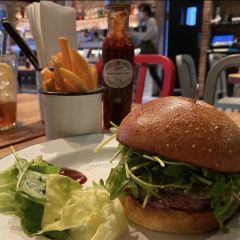 Beef & Liberty ( Shanghai Centre ) Burgers User Photo