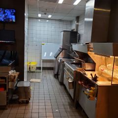 麦当劳(图腾海博春天店) User Photo