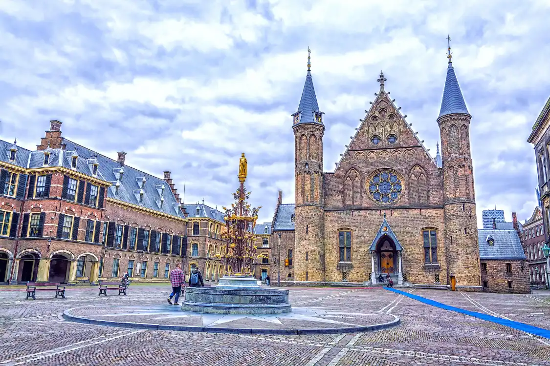 Các khách sạn gần Binnenhof & Ridderzaal