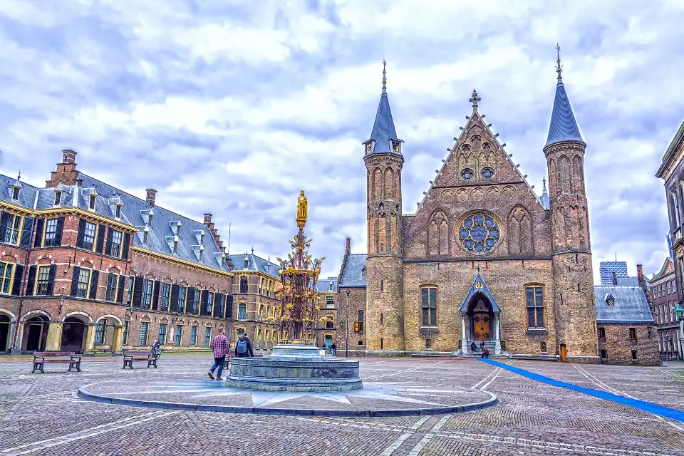 1_Inner Court & Hall Of The Knights