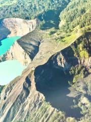 克里穆圖火山