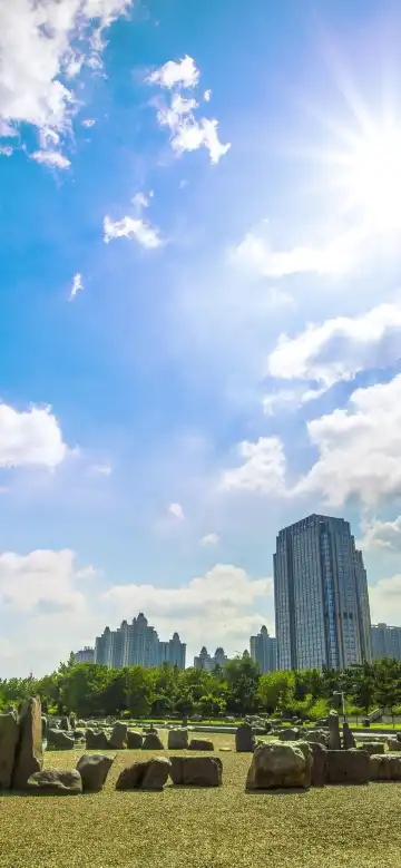 鄰近龍子湖風景區的酒店