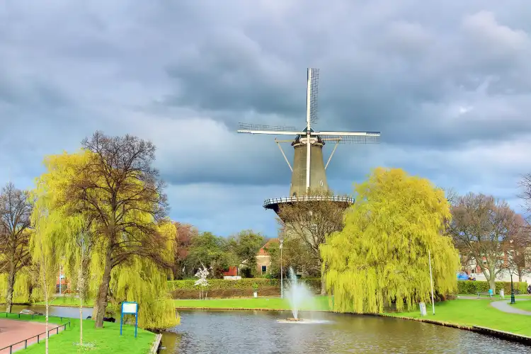 Hotels near Central Station Leiden