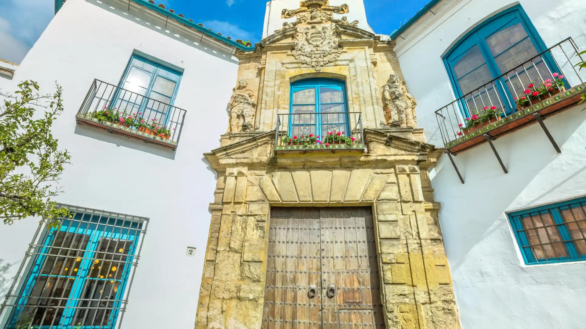 Hotels near Palacio de Viana