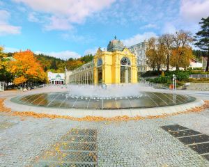 香港-瑪麗亞温泉市 機票酒店 自由行