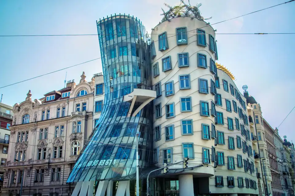 4_Dancing House