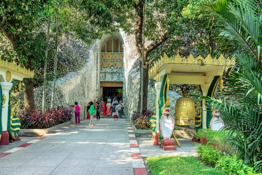 Thiri Mingala Kabar Aye Pagoda