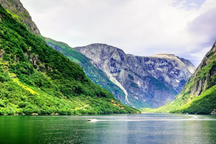 Hotels near Aurlandskoen