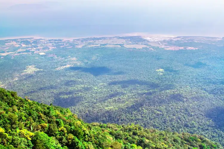 Hotels near Phnum Bokor National Park