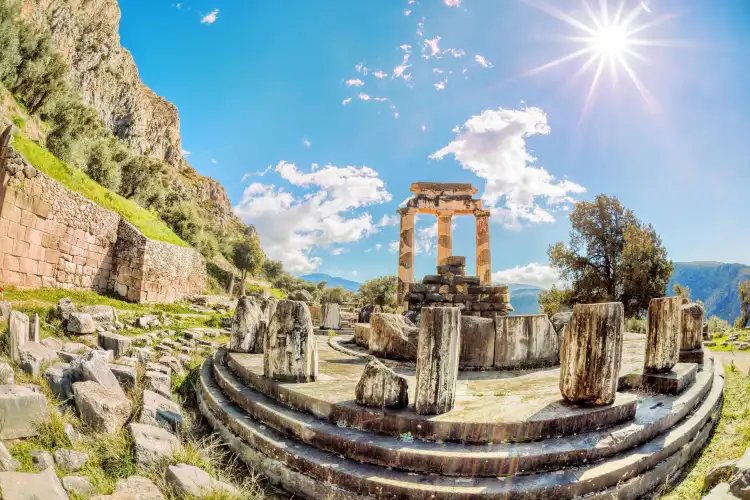 Hotels near Tholos of Athena Pronaia