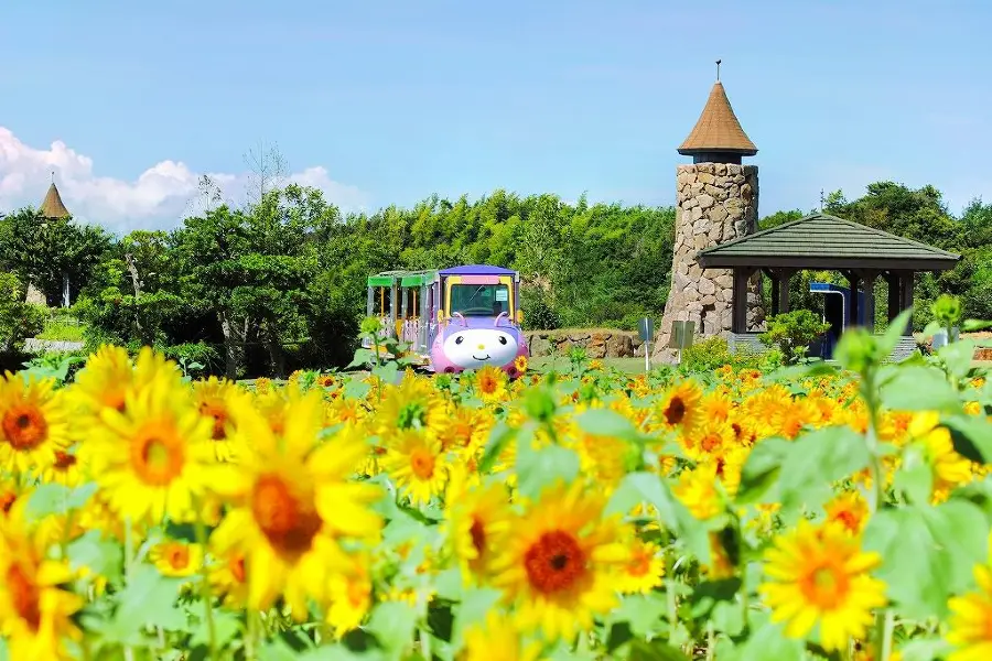 Awaji Farm Park England Hill