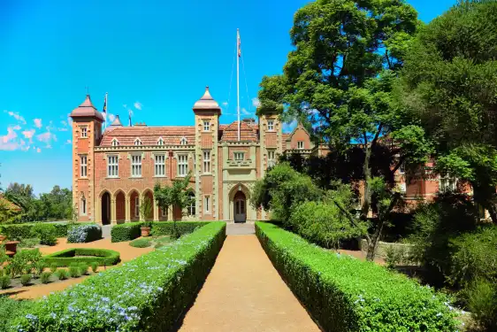 パース市庁舎周辺のホテル