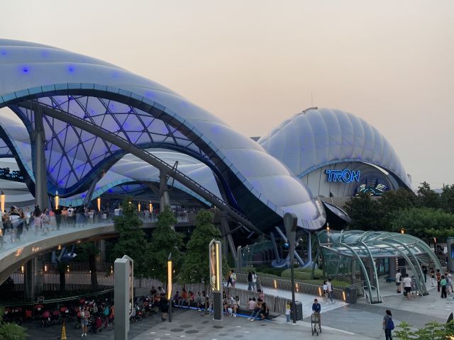 Shanghai Disneyland Band